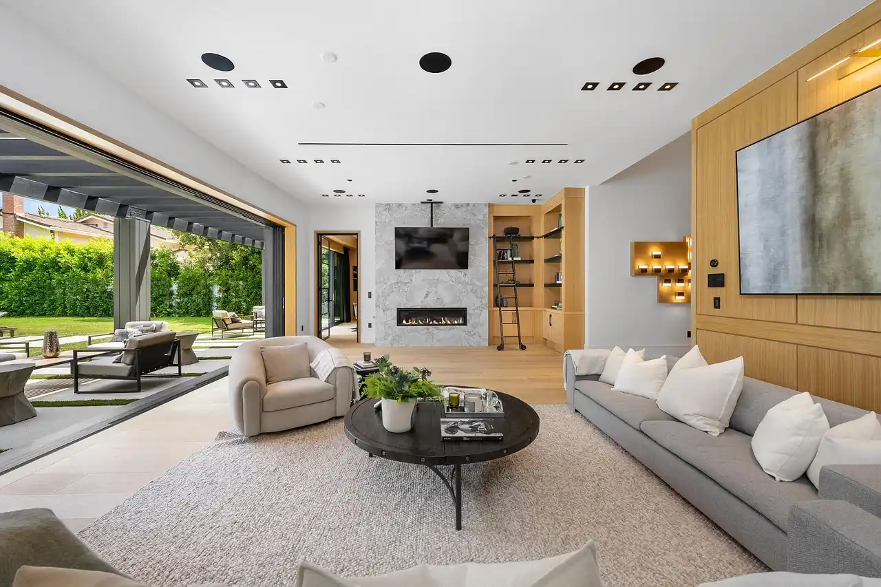 Home Window Tinting: Heat Control & Privacy